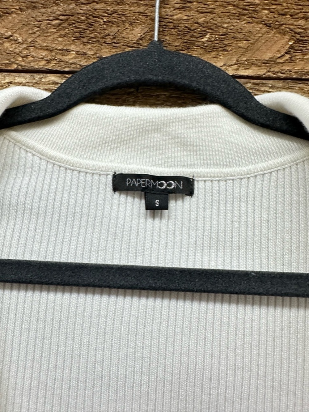 Papermoon Cream Ribbed Button-Front Crop Top - Picture 4 of 7